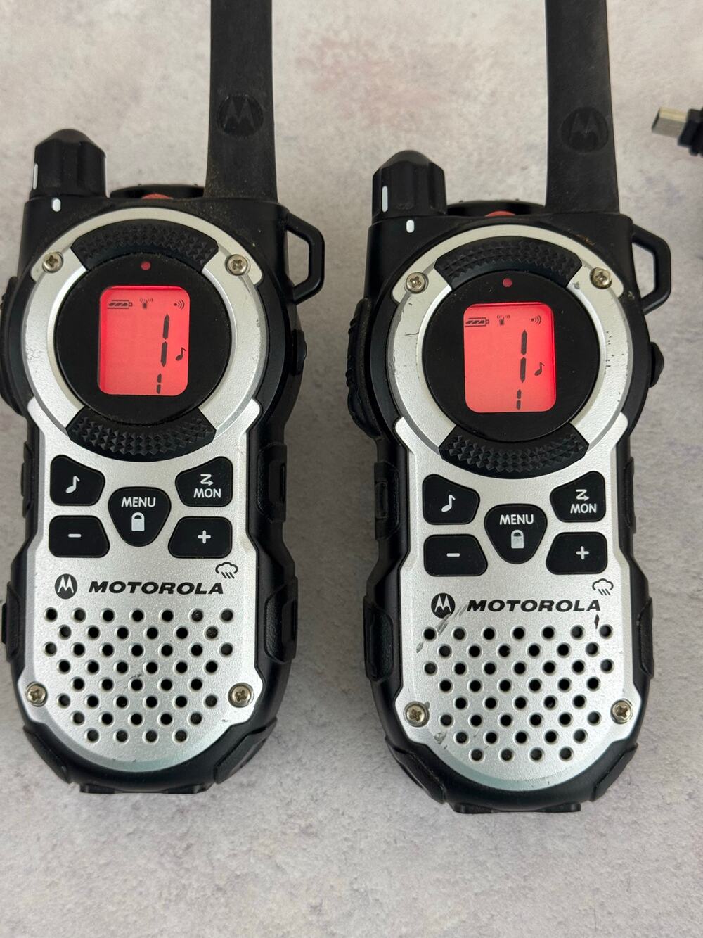 Motorola Walkie Talkies Talkabout Two Way Radios K7GMTCEJ With Charger